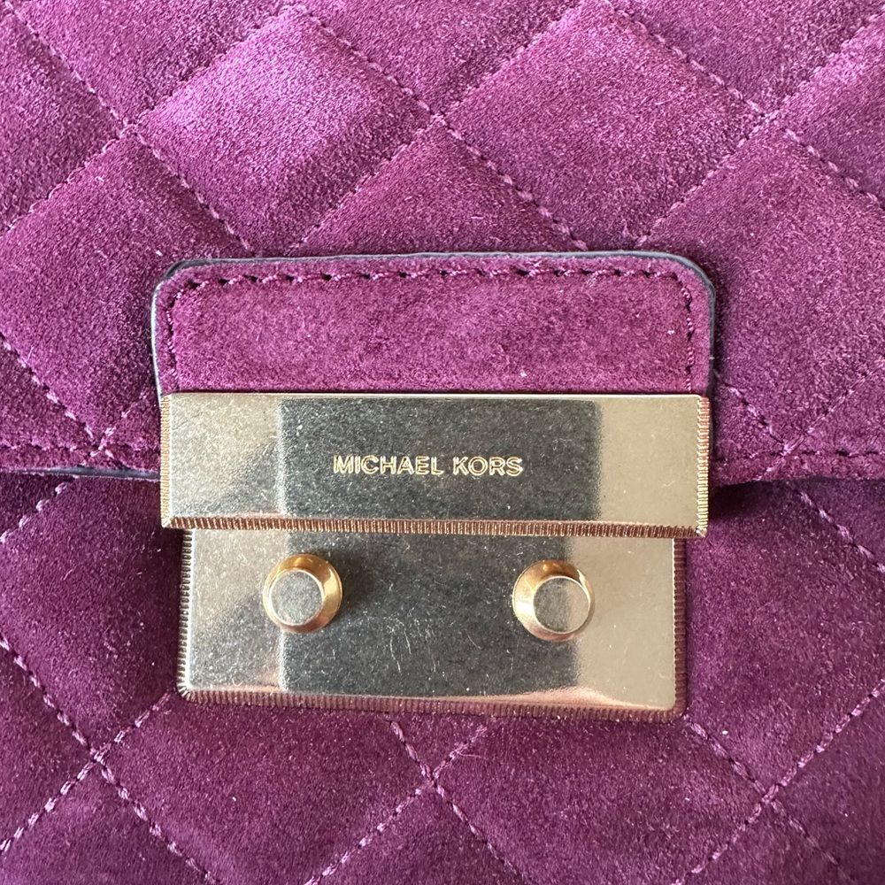 Michael Kors Quilted Plum Suede Shoulder Bag with Gold Chain - Picture 16 of 16